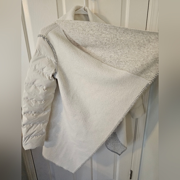 Sosken white wool fleece/down puffer wrap size S - Picture 7 of 12